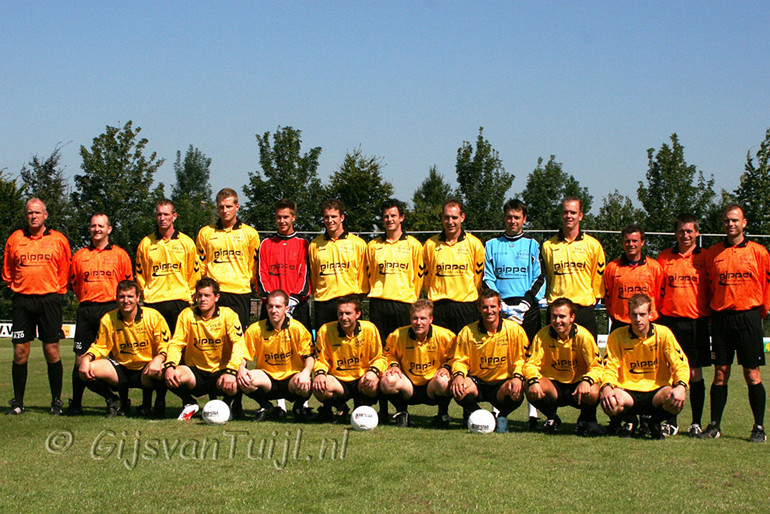 IMG_5348 corr 1e elftal 2007 gecrobt