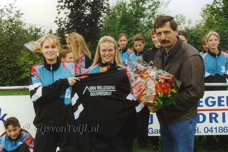 009 Dames Okt 1995