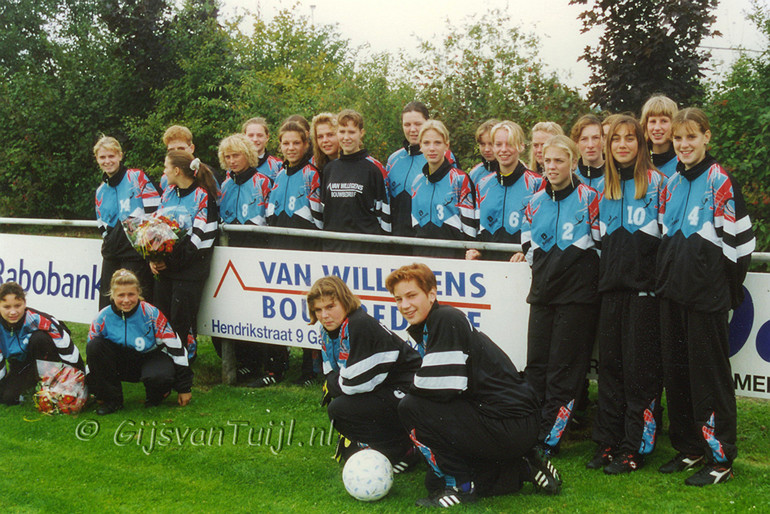 011 Dames Okt 1995