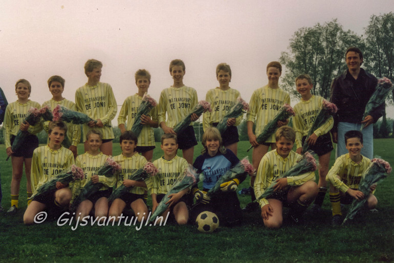 04 Jeugd Elftal foto omstreeks 1989