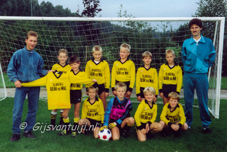 03 Jeugd Elftal foto omstreeks 1989