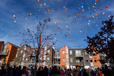 2015_04_27 Lo Koningsdag bij 't Slot te Gameren