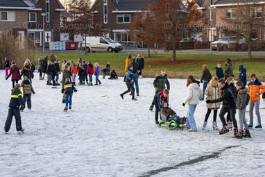 2022_12_16 IJspret op vijver Gameren